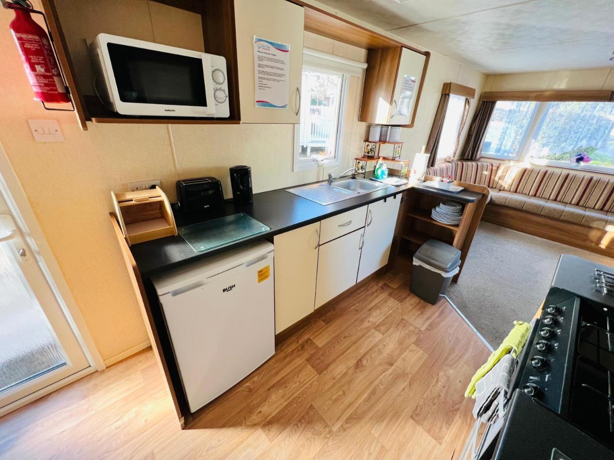 2 Bedroom Caravan Nv16, Lower Hyde, Shanklin, Isle Of Wight Екстериор снимка