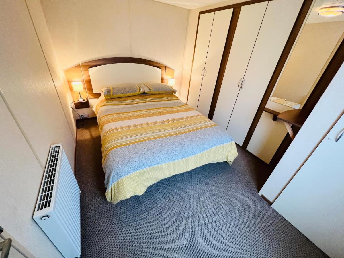 2 Bedroom Caravan Nv16, Lower Hyde, Shanklin, Isle Of Wight Екстериор снимка